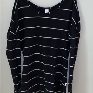 🌑 LULULEMON GIRLS STRIPED LONG SLEVE 🌑